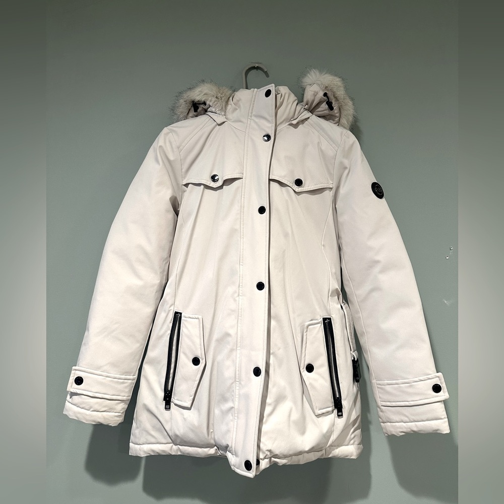 Michael Kors winter jacket size xs fits bigger than your typical xs (never worn)